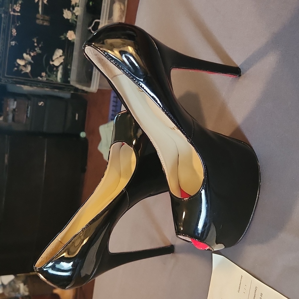 Christian Louboutin size 38 stelleto